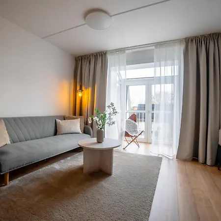 Newly Renovated With Ocean View Pool And Fitness Center *