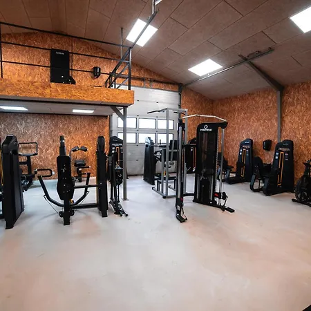 Newly Renovated With Ocean View Pool And Fitness Center
