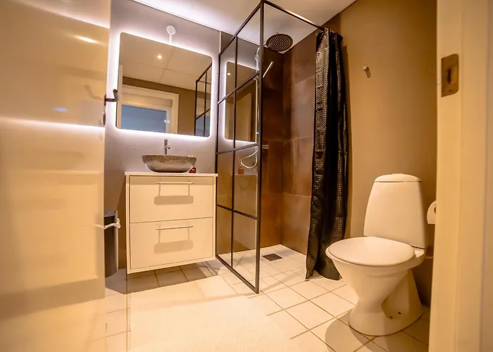 Apartment Newly Renovated With Ocean View Pool And Fitness Center