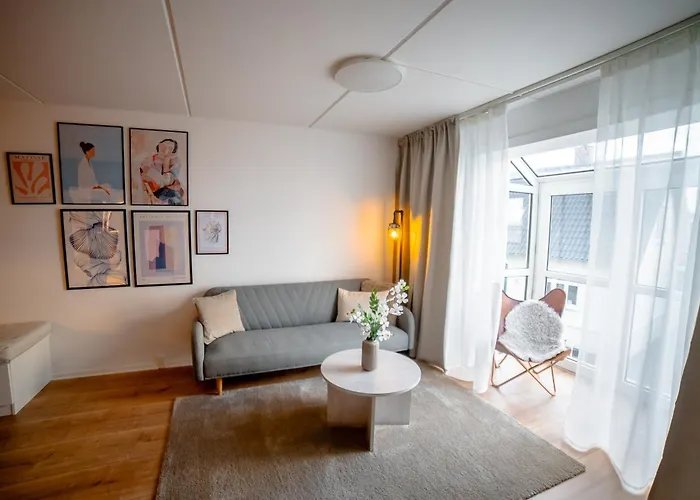 Newly Renovated With Ocean View Pool And Fitness Center Apartment Hejls