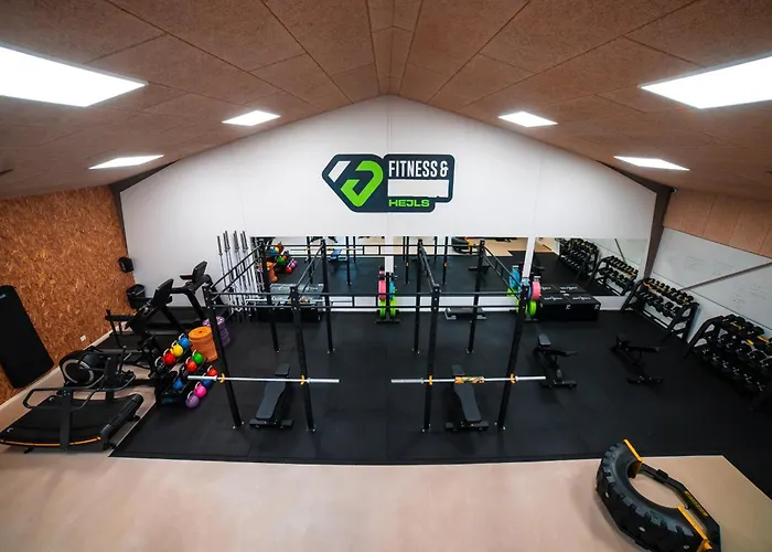 Newly Renovated With Ocean View Pool And Fitness Center *