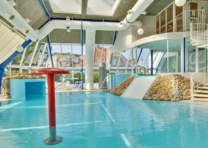 Newly Renovated With Ocean View Pool And Fitness Center